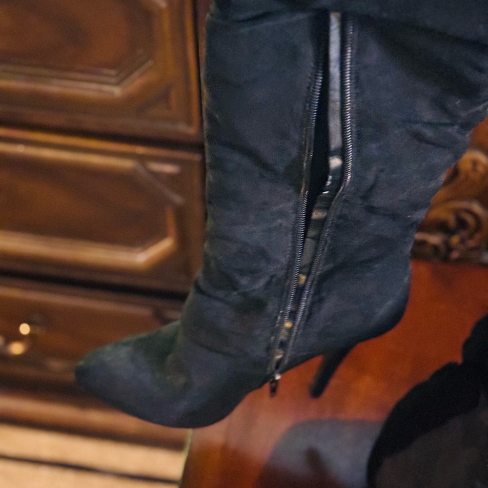 Chic Black Heeled Boots for Women